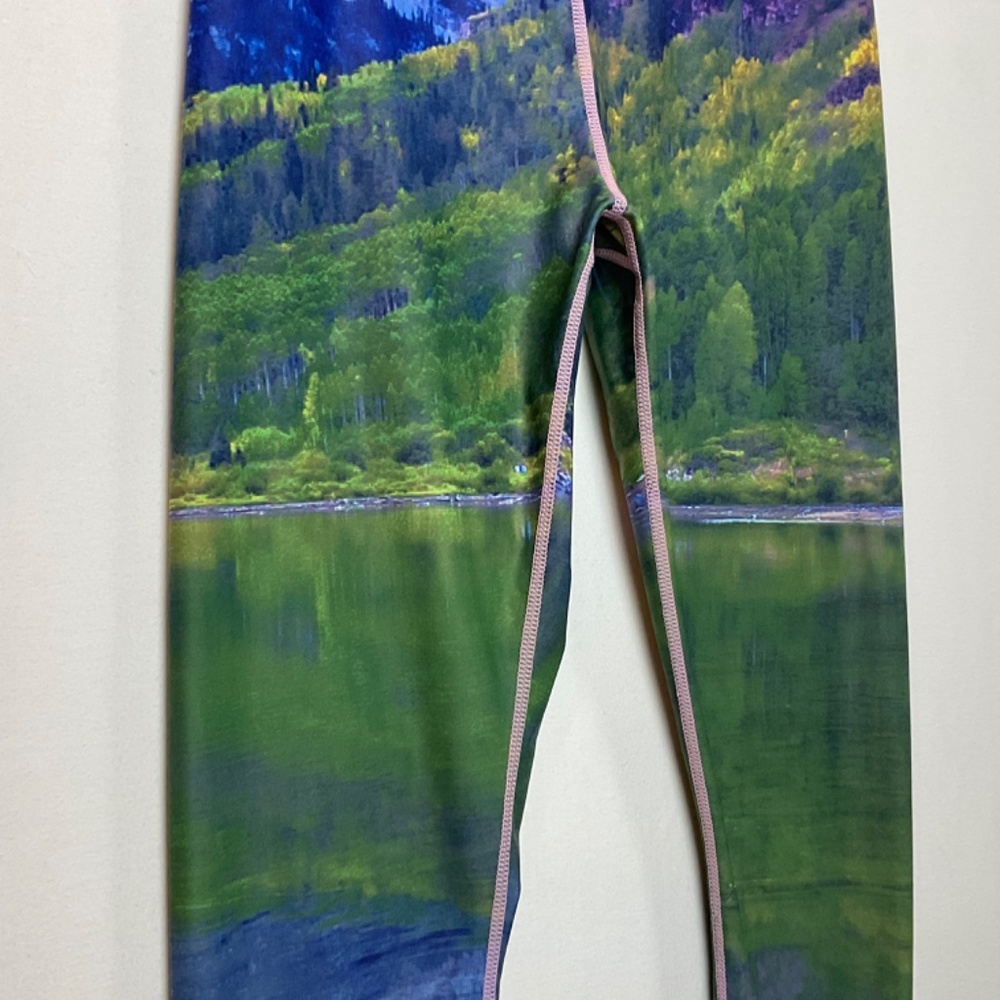 📦⛰️Get Lost leggings sz Small *Coupon Eligible* preowned FREE SHIPPING - Picture 5 of 14